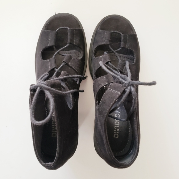 Black Lace-up Chunky Heel Platform Sandals - Picture 2 of 4